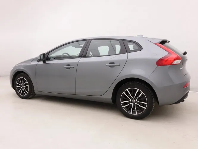 Volvo V40 2.0 D2 Black Edition + GPS + LED Lights Image 3