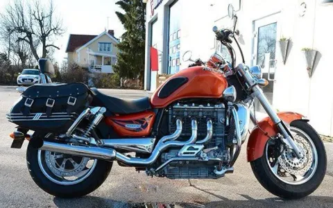 Triumph Rocket